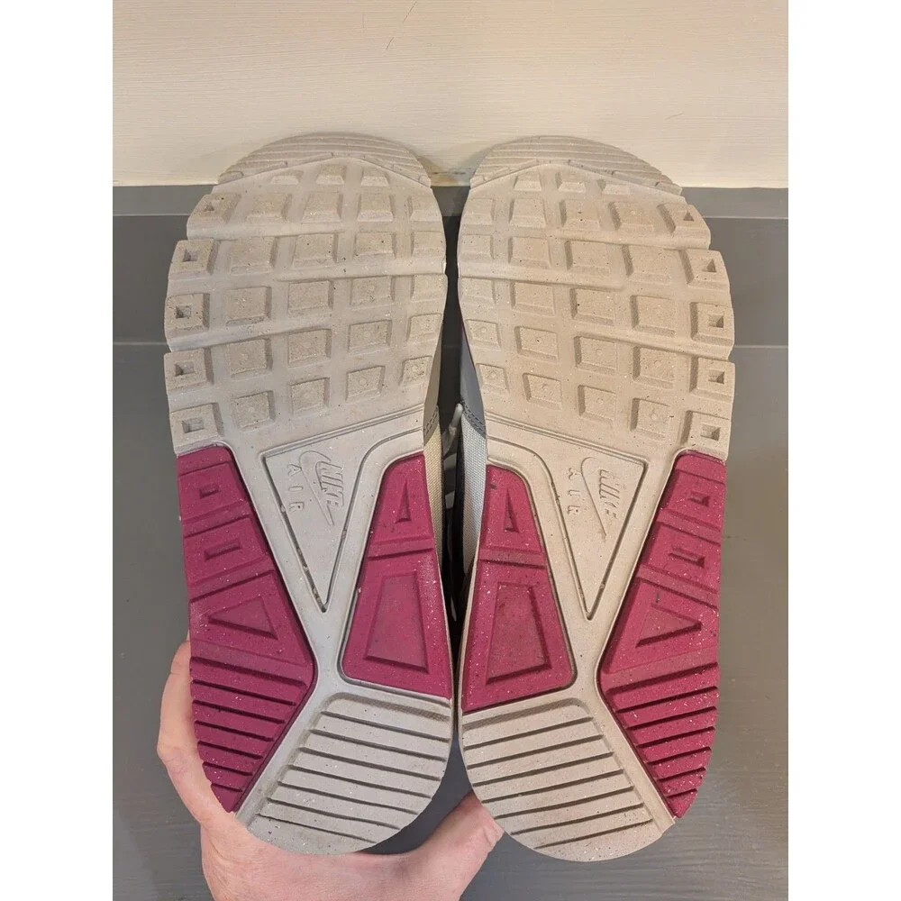 Nike Air Max Air Cushioning Low Top Lace-Up Sneakers White Gray Pink Navy